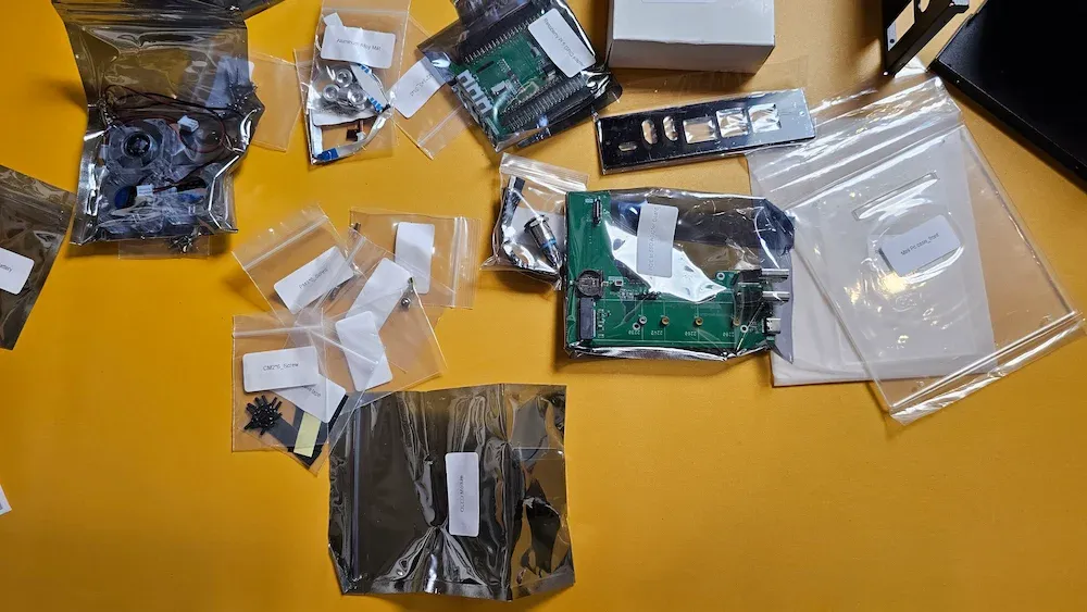 Assembling Elecrow's mini PC case